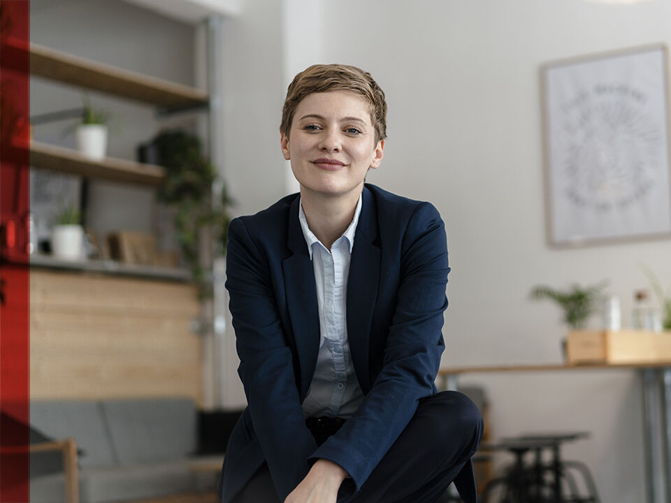 jeune femme en entreprise
